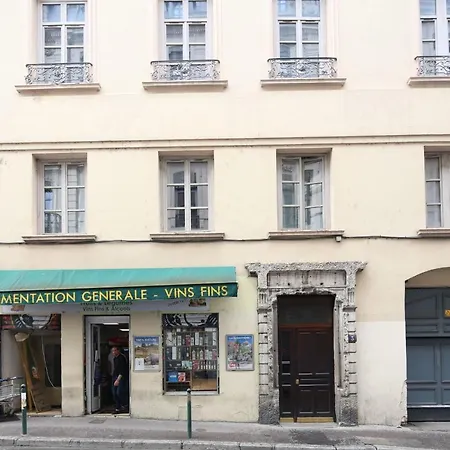 Apartment In The Heart Of Lyon